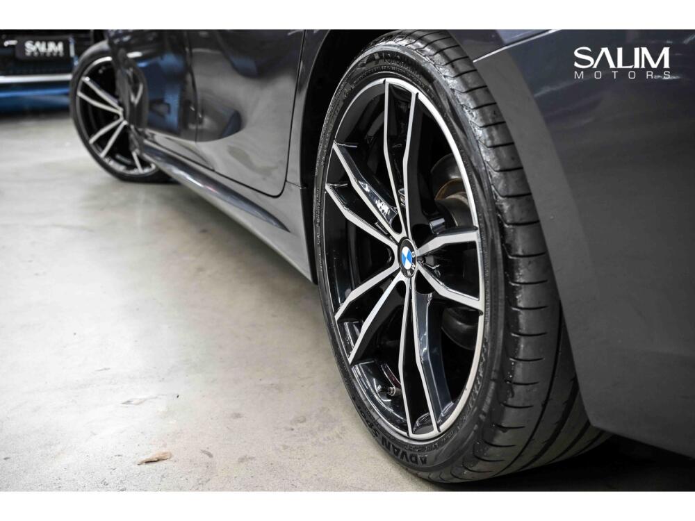 BMW 320i