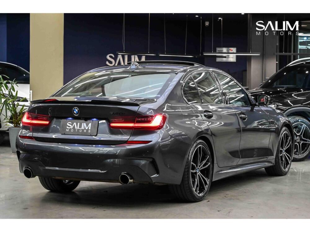 BMW 320i