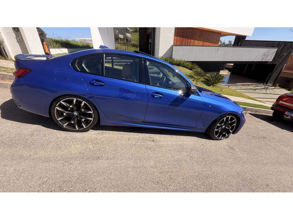 BMW 320i