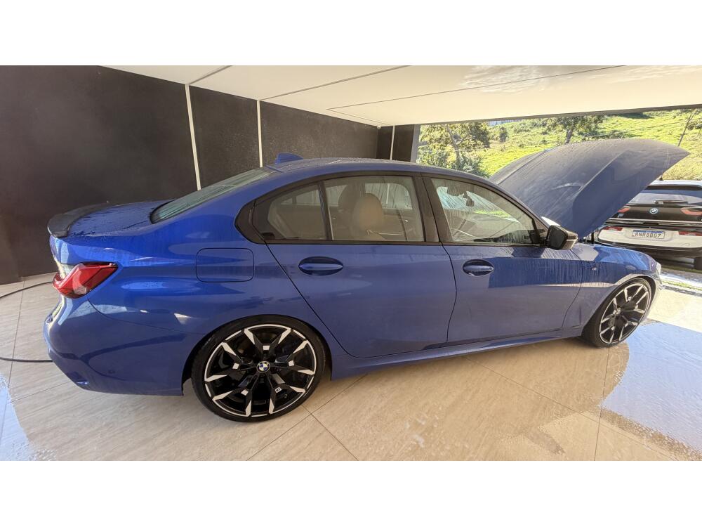 BMW 320i