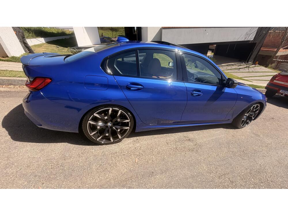 BMW 320i