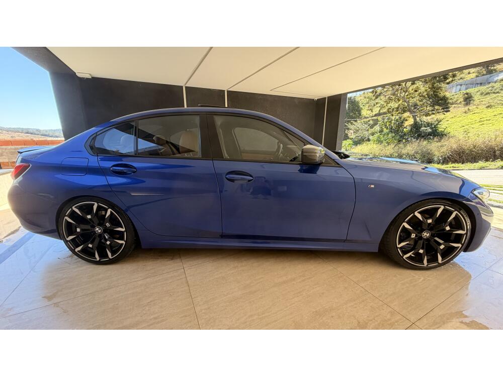 BMW 320i