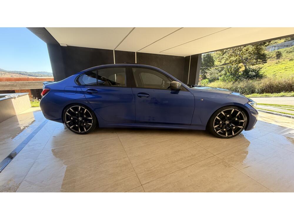 BMW 320i