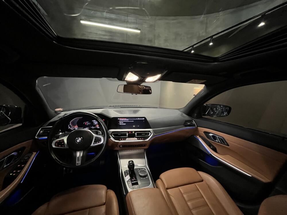 BMW 320i