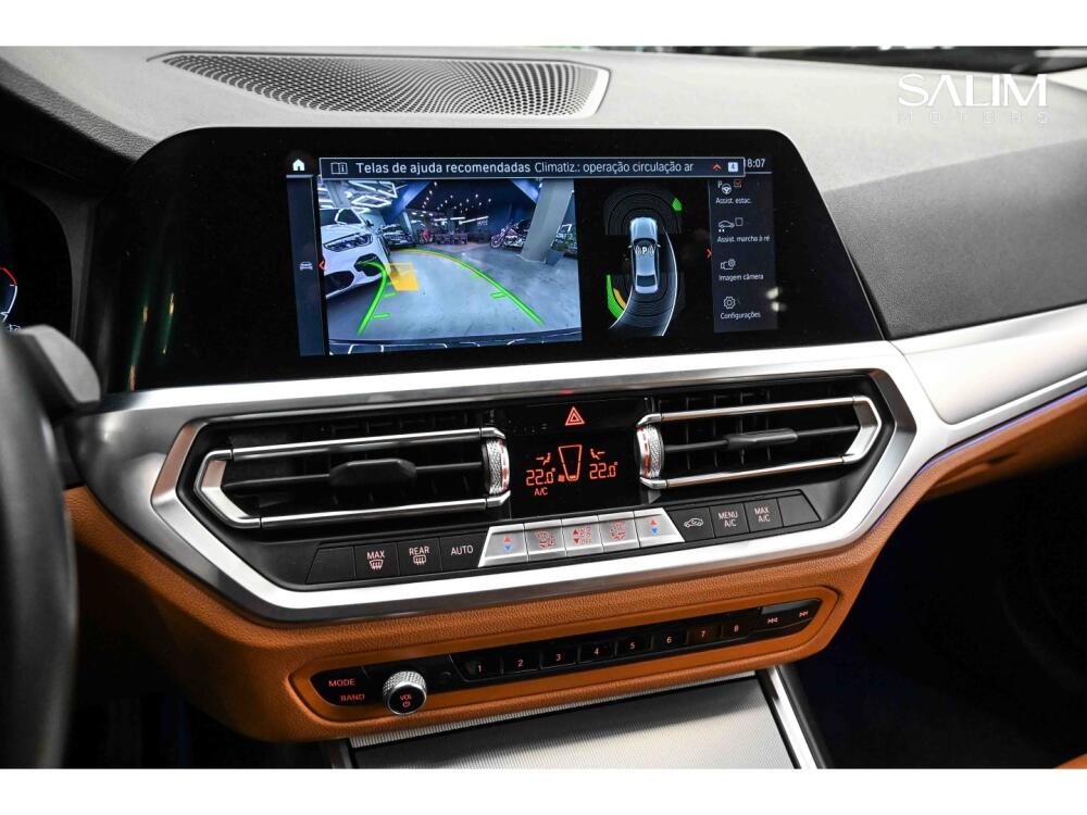 BMW 320i