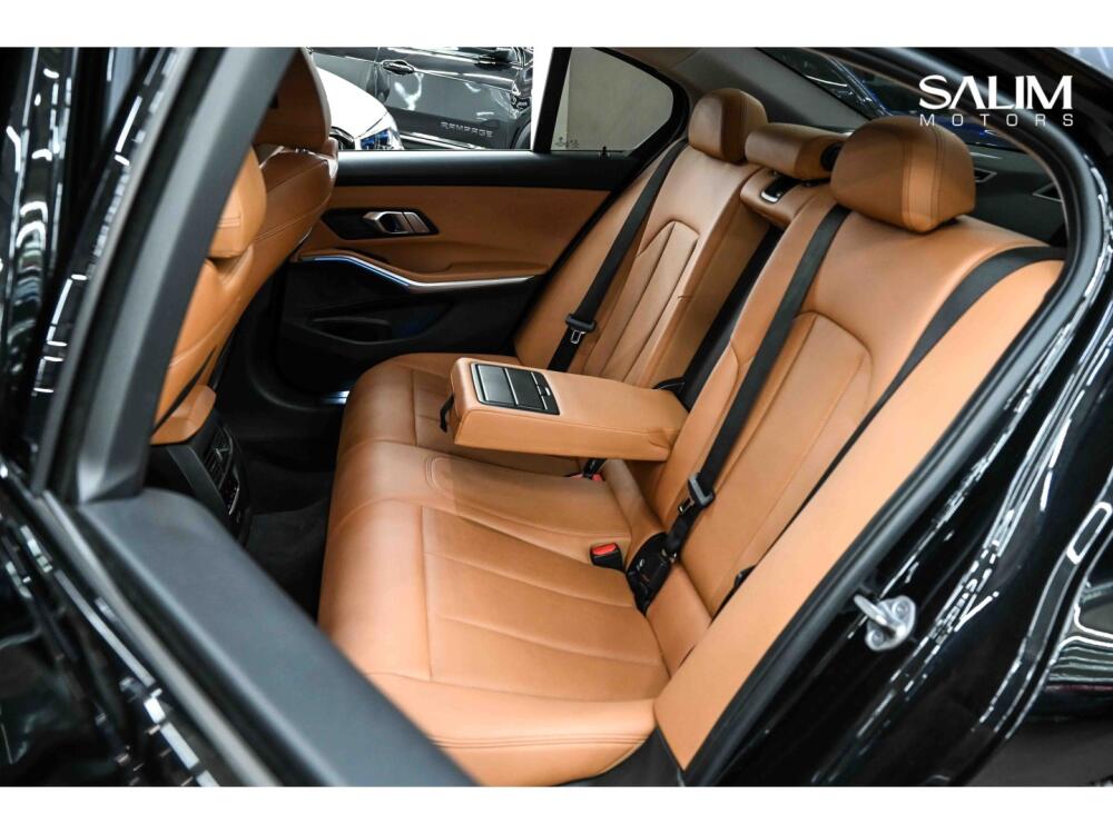 BMW 320i
