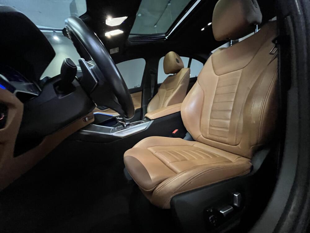 BMW 320i