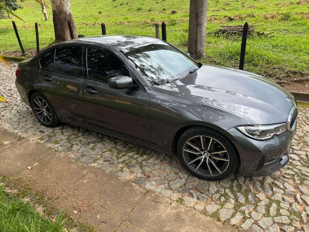 BMW 320i