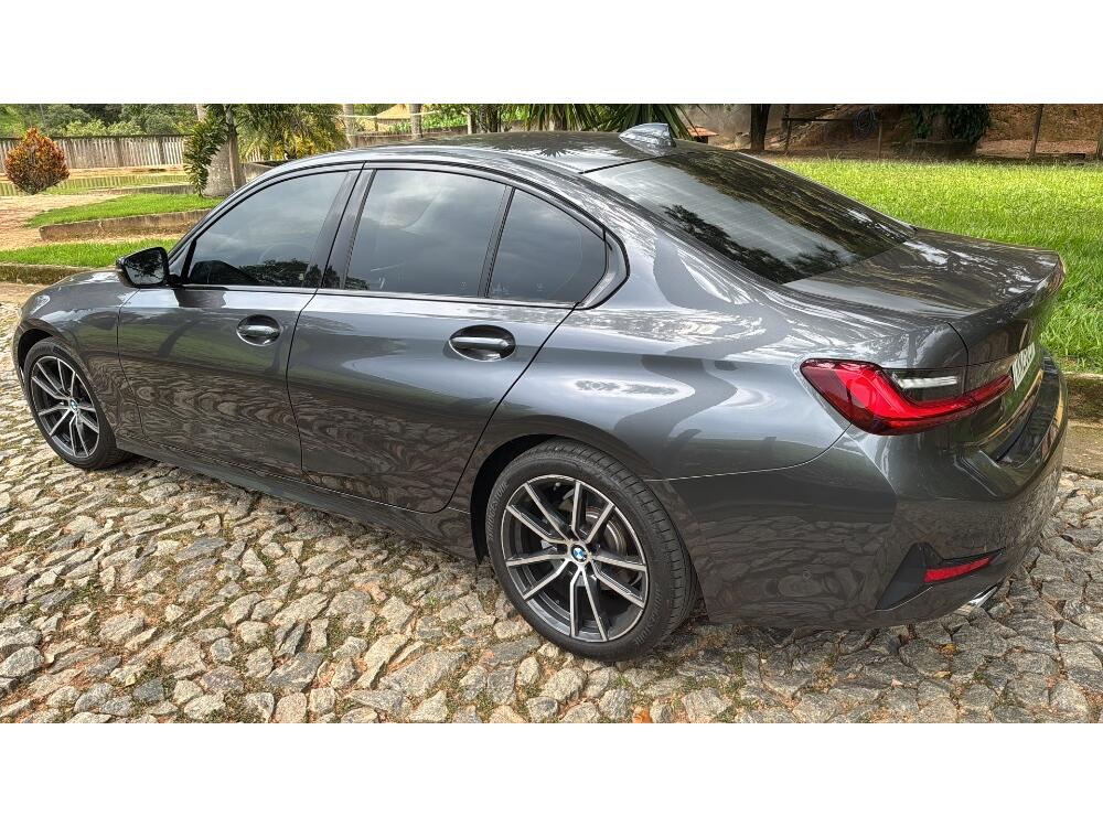 BMW 320i