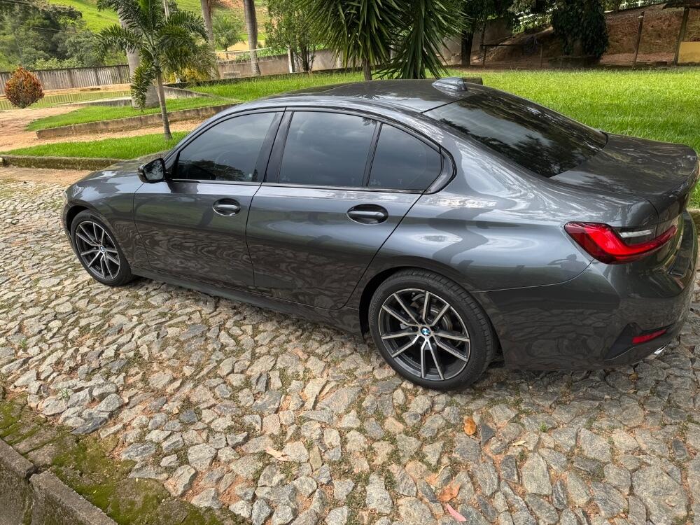 BMW 320i