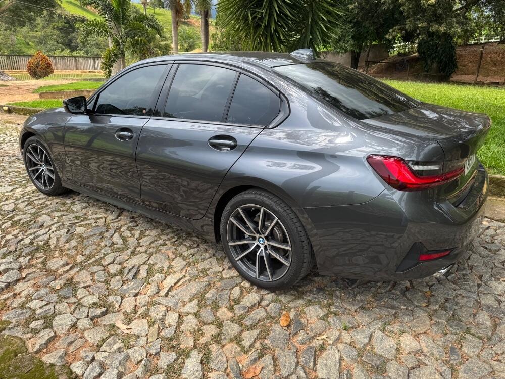 BMW 320i