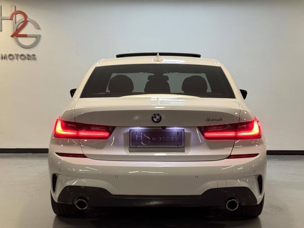 BMW 320i