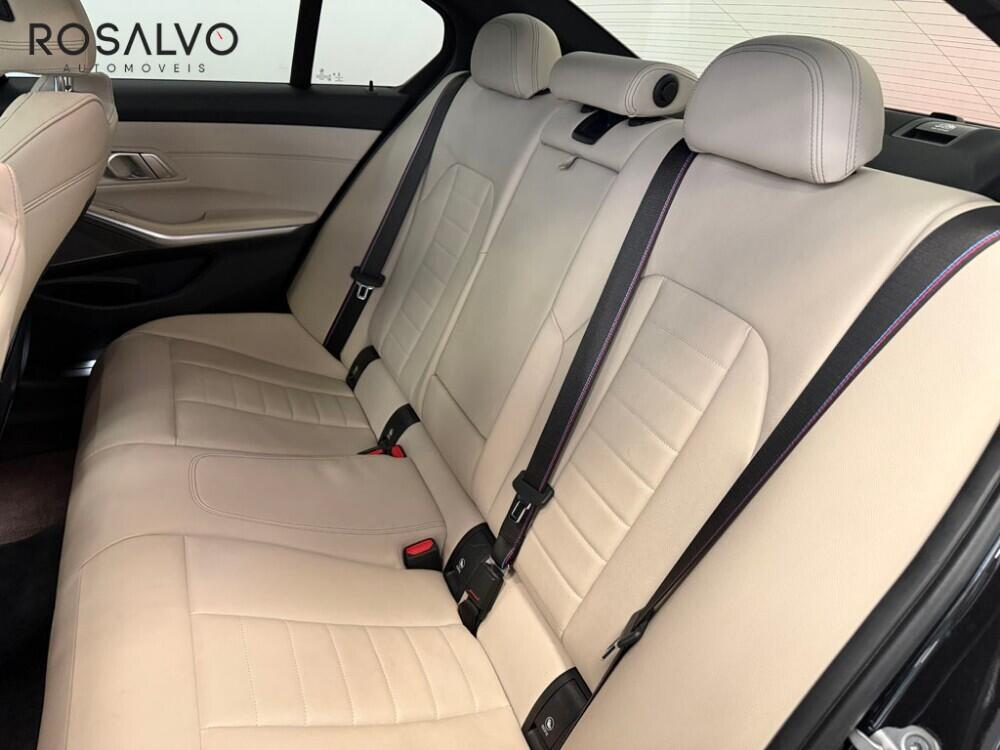 BMW 320i