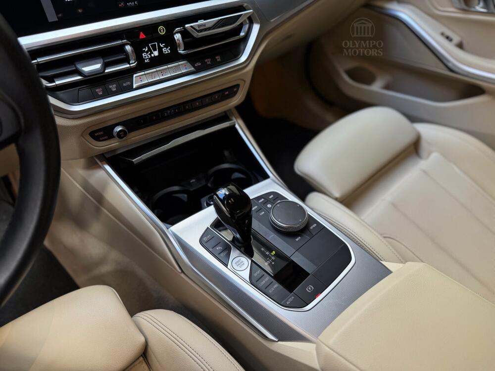 BMW 320i