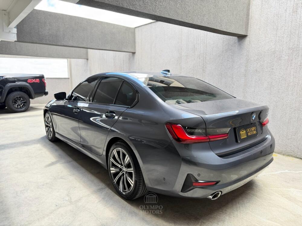BMW 320i