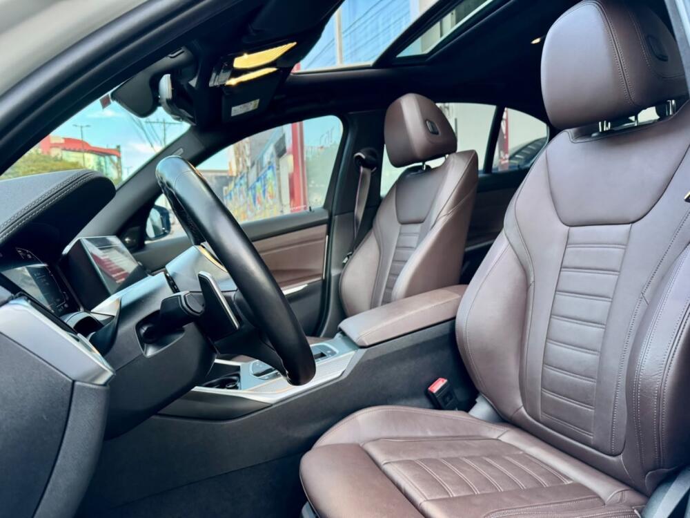 BMW 320i