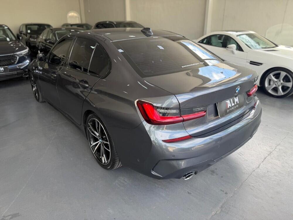 BMW 320i