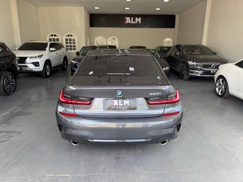 BMW 320i