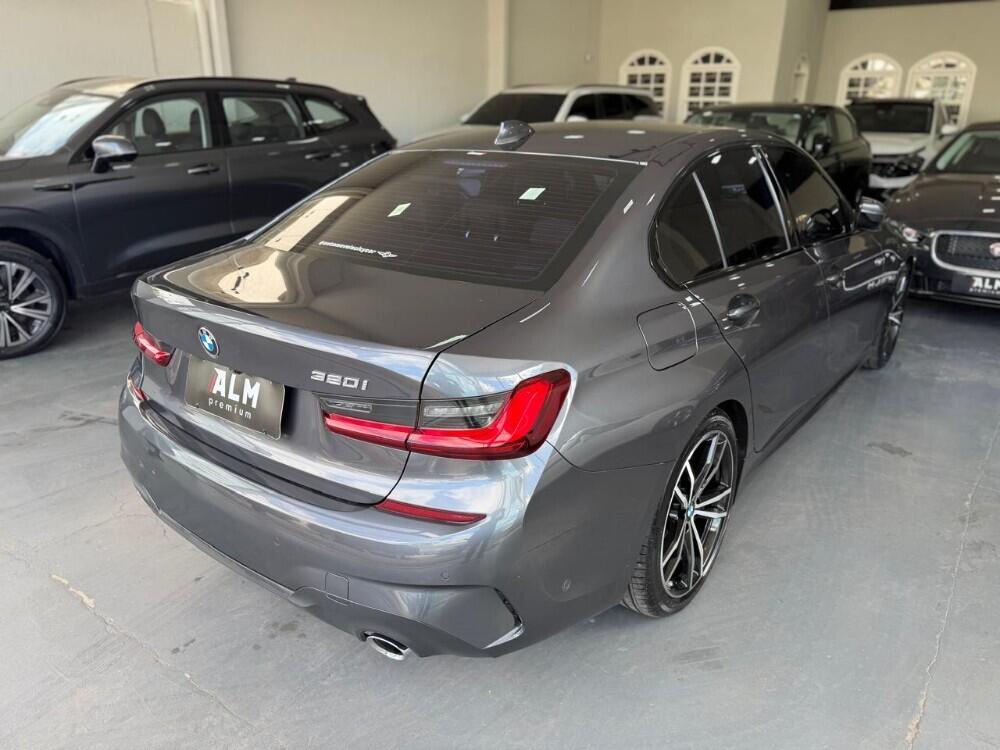 BMW 320i