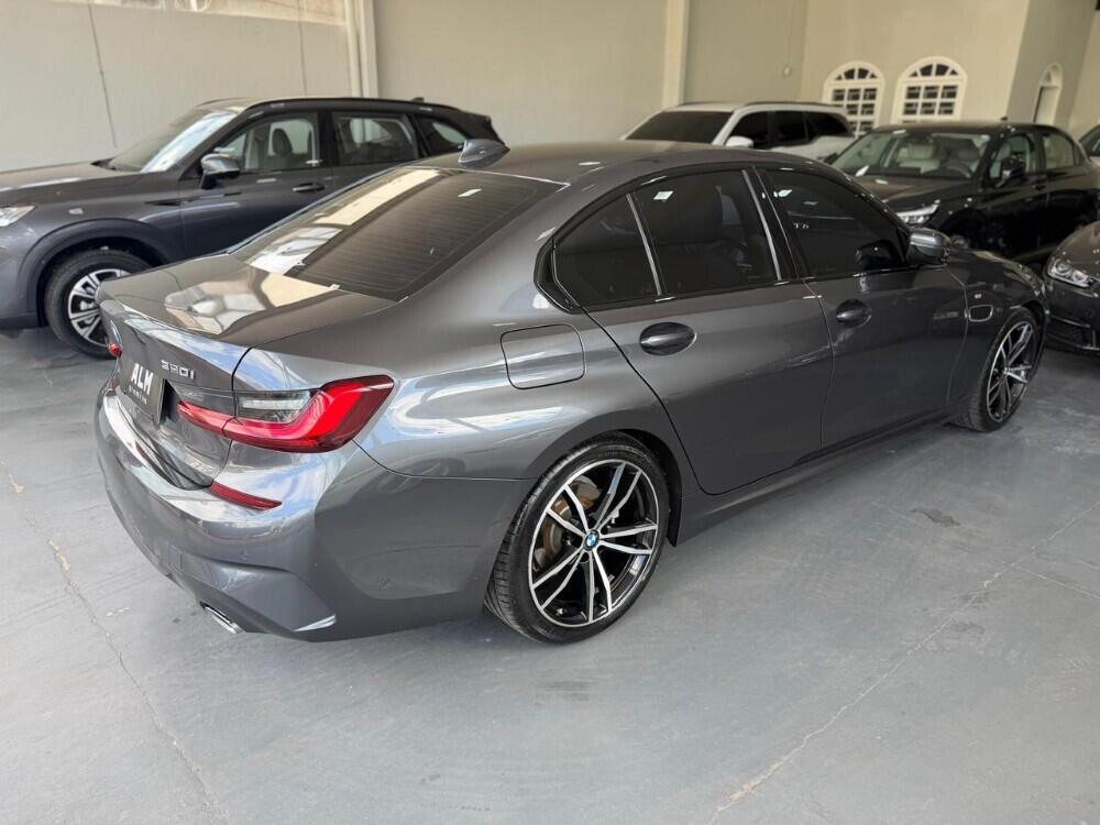 BMW 320i