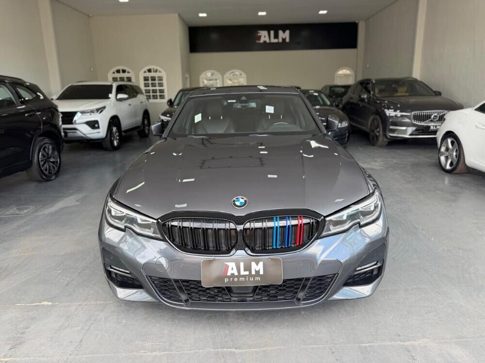 BMW 320i