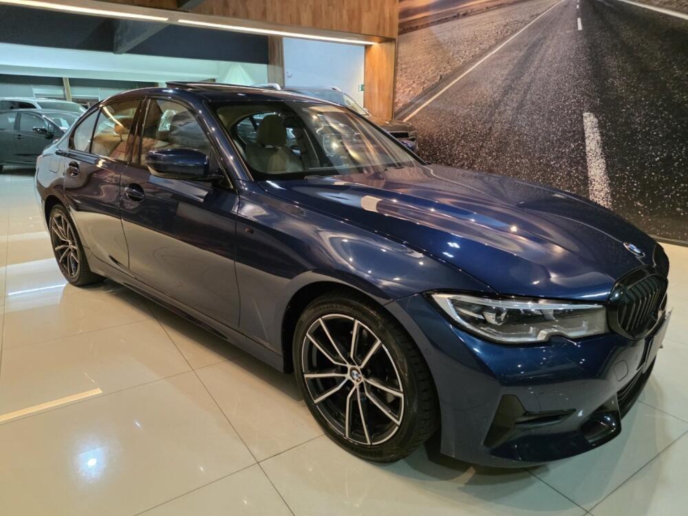 BMW 320i