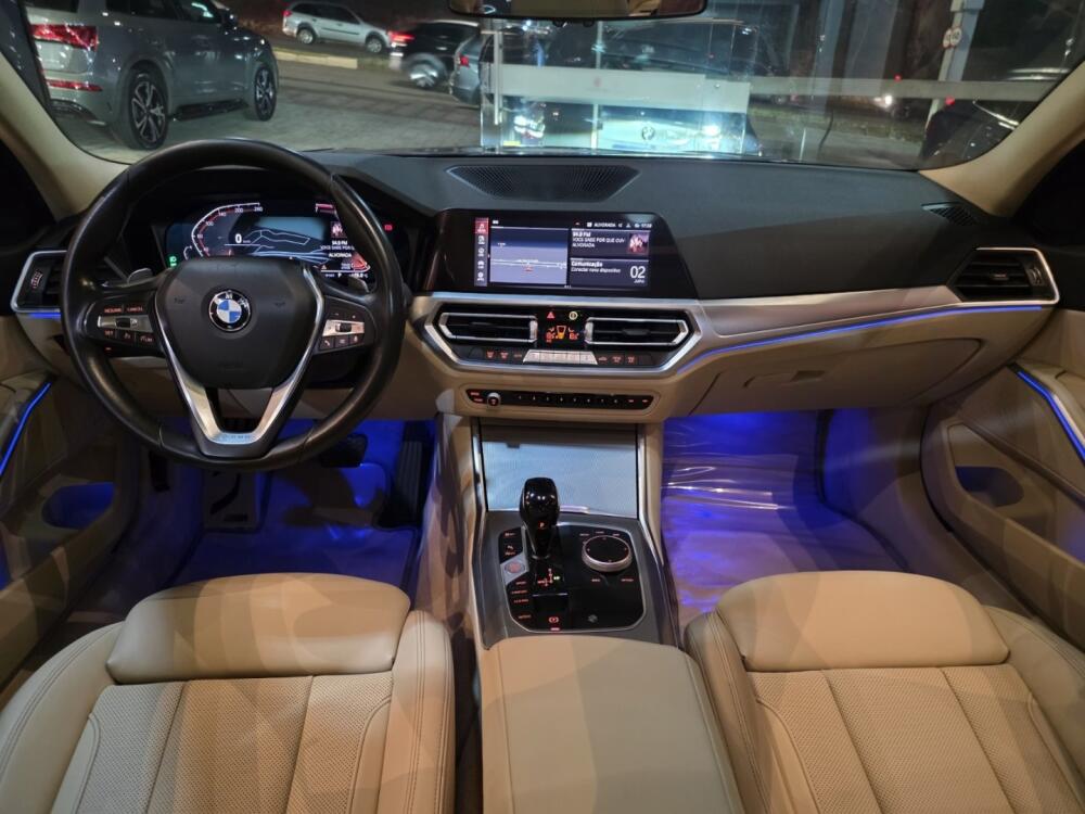 BMW 320i