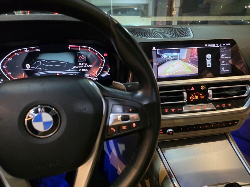 BMW 320i