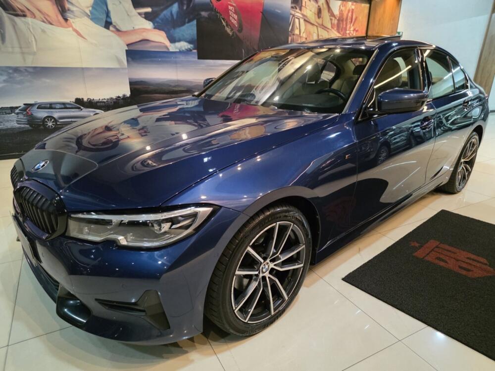 BMW 320i