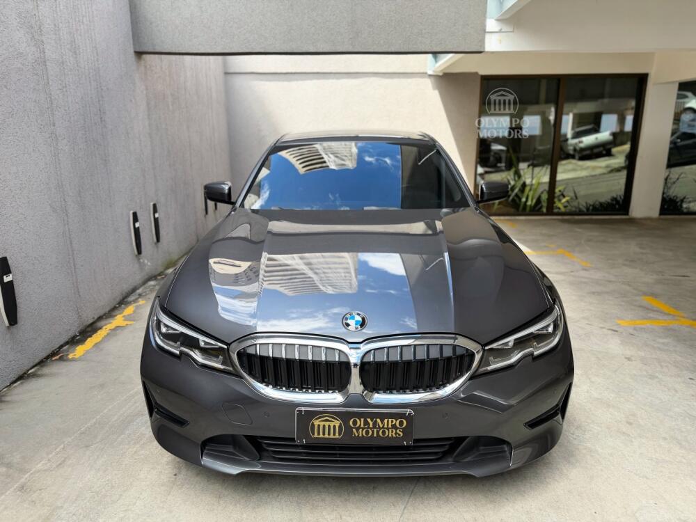 BMW 320i