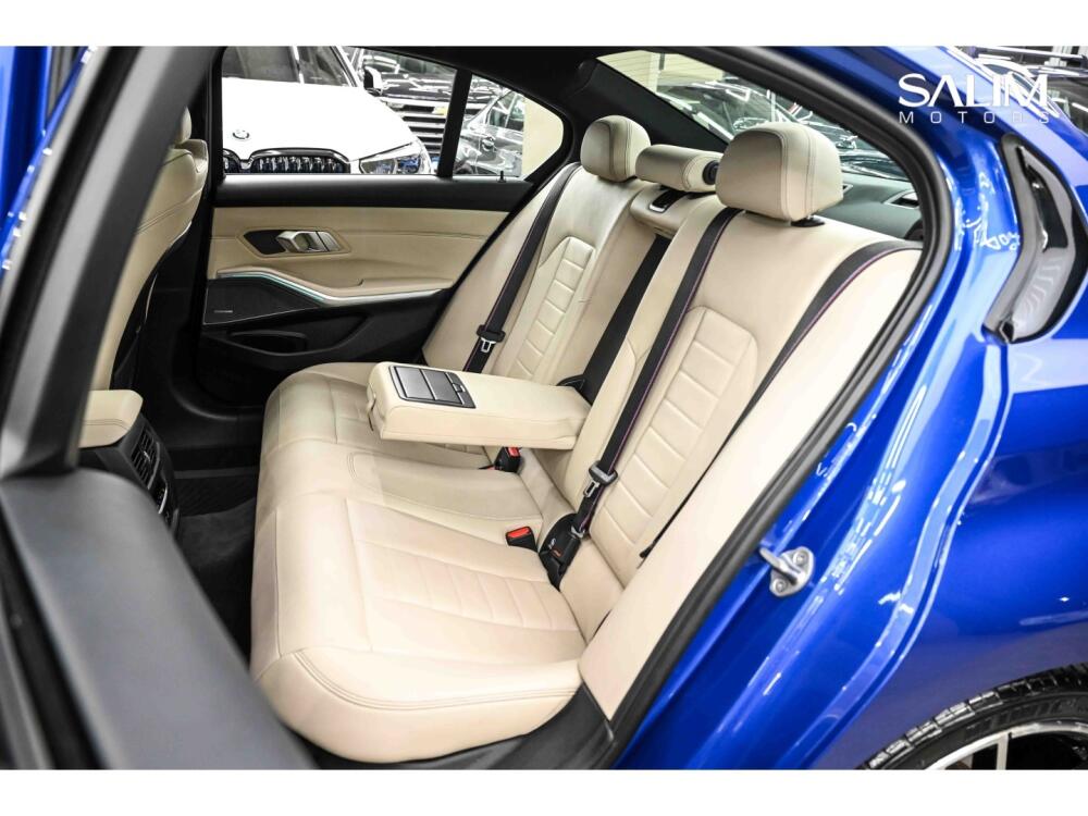 BMW 320i