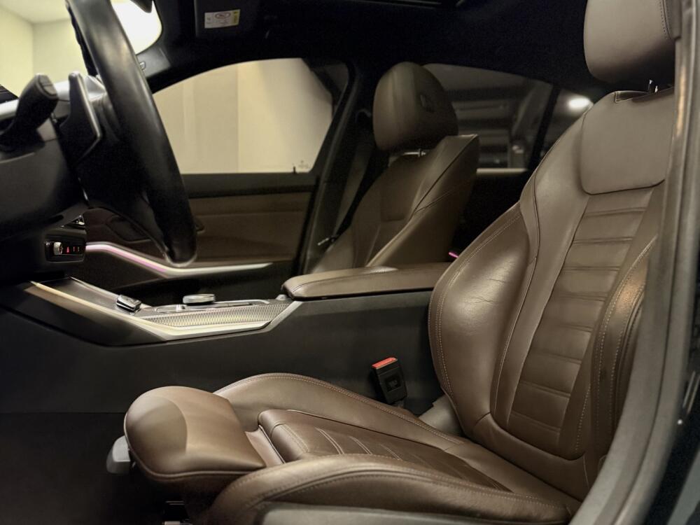 BMW 320i