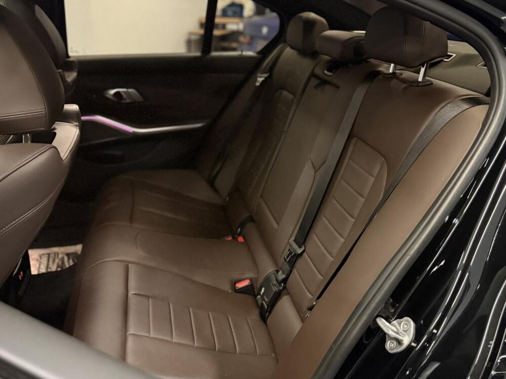 BMW 320i