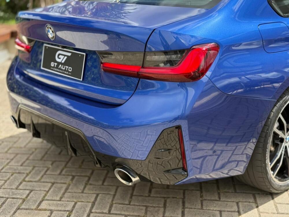 BMW 320i
