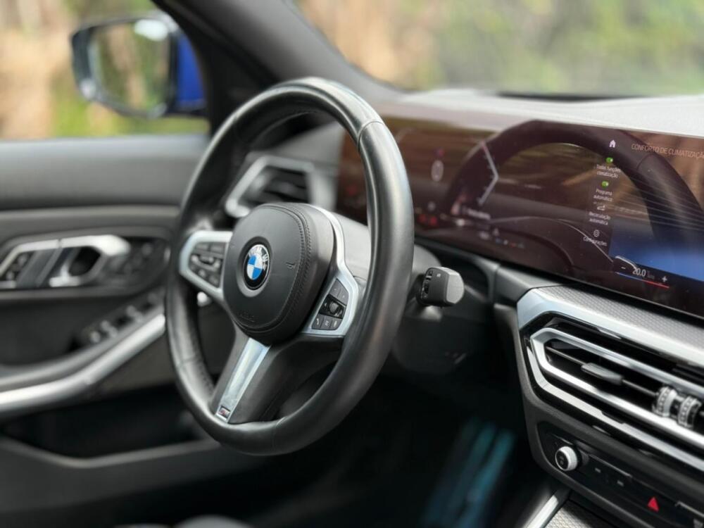 BMW 320i