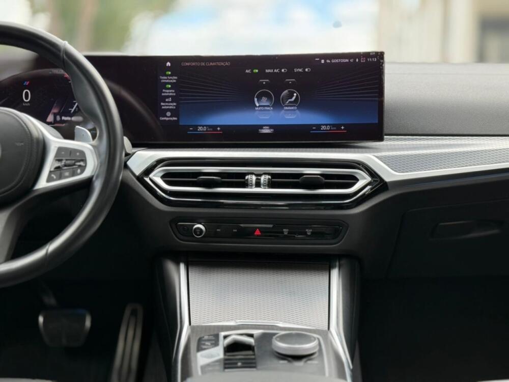 BMW 320i