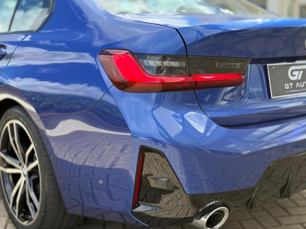 BMW 320i