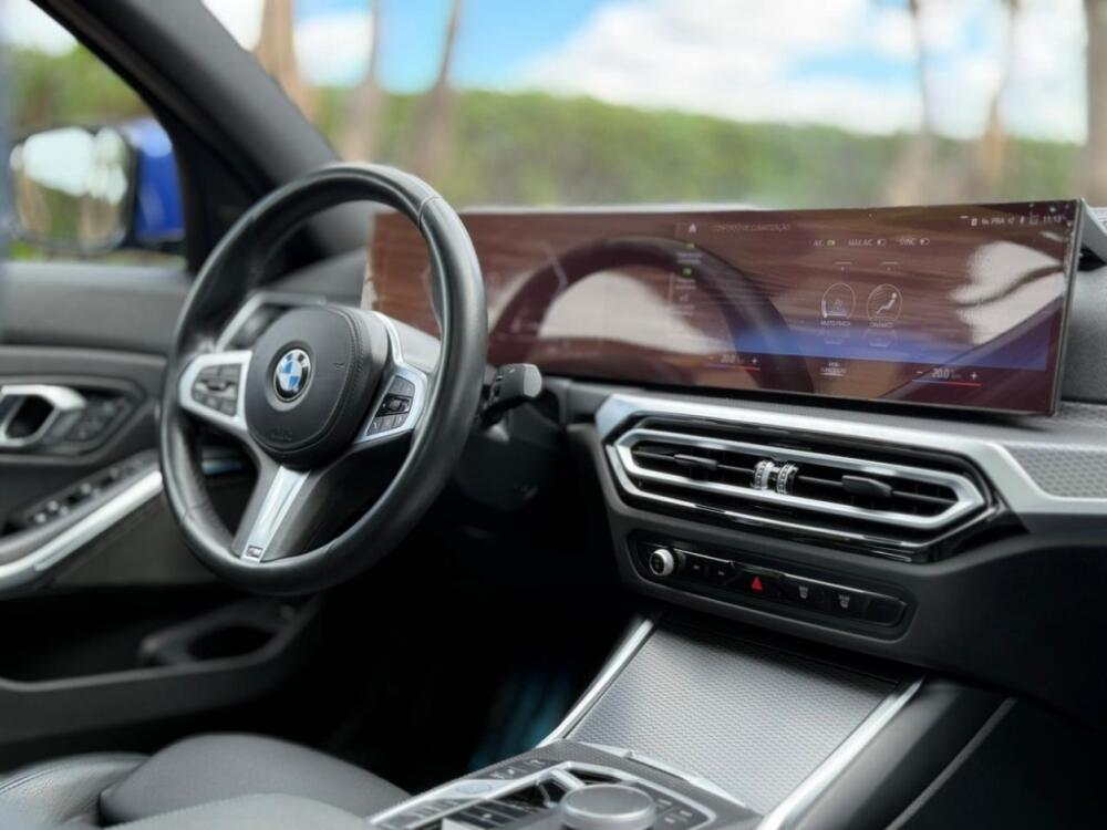 BMW 320i