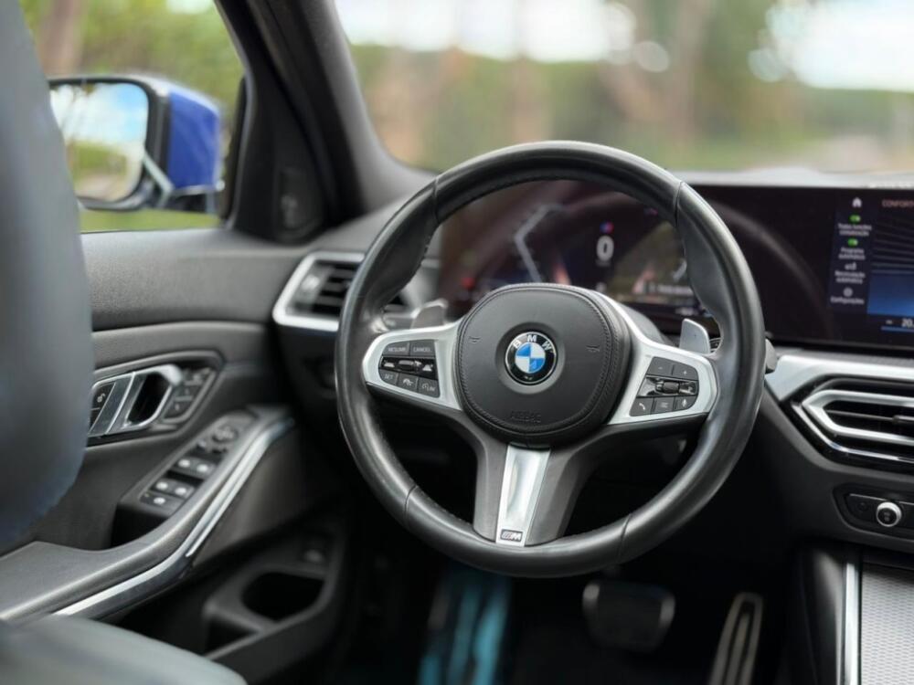 BMW 320i