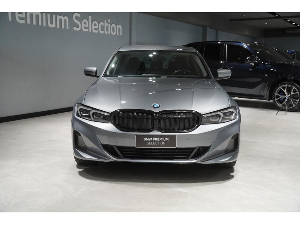 BMW 320i