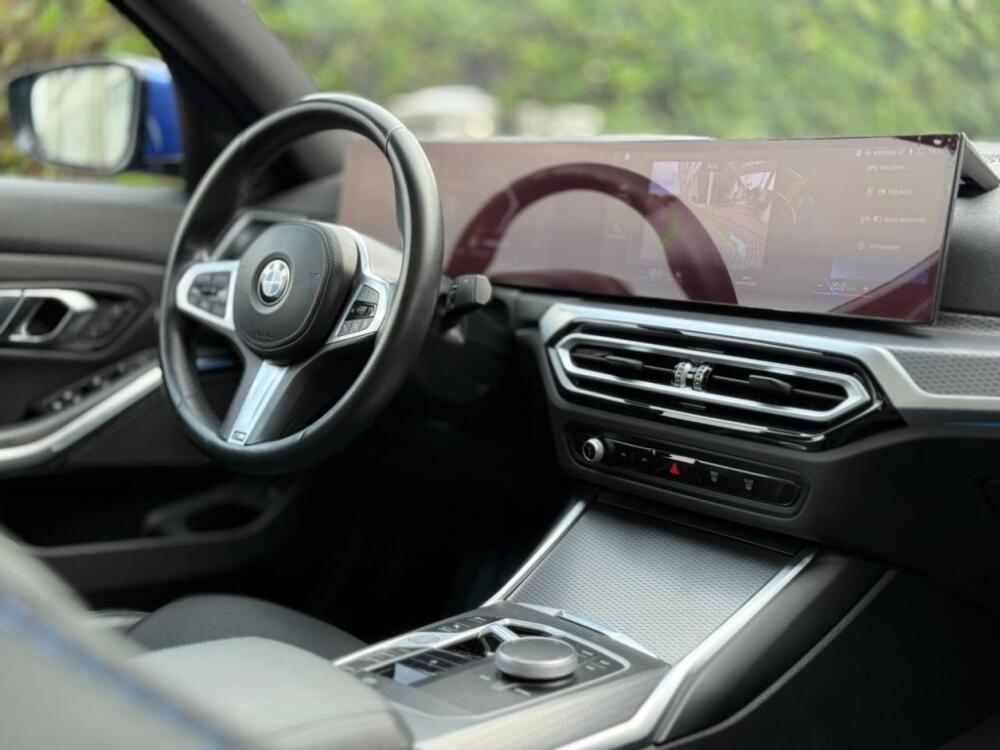 BMW 320i