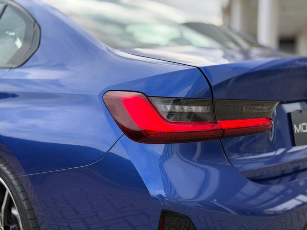 BMW 320i