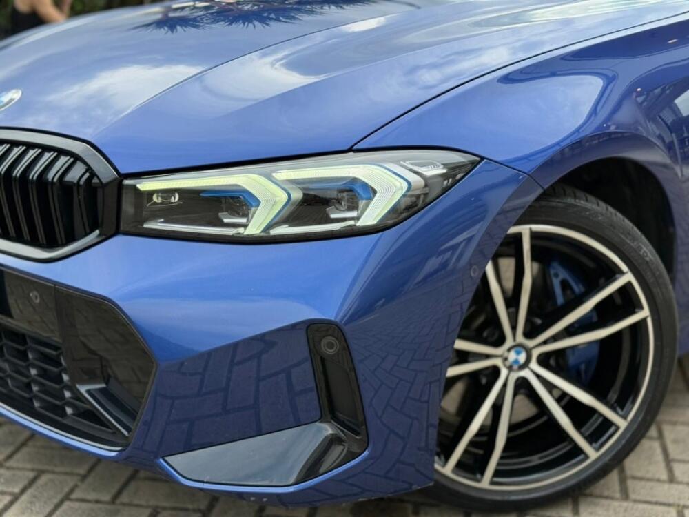 BMW 320i