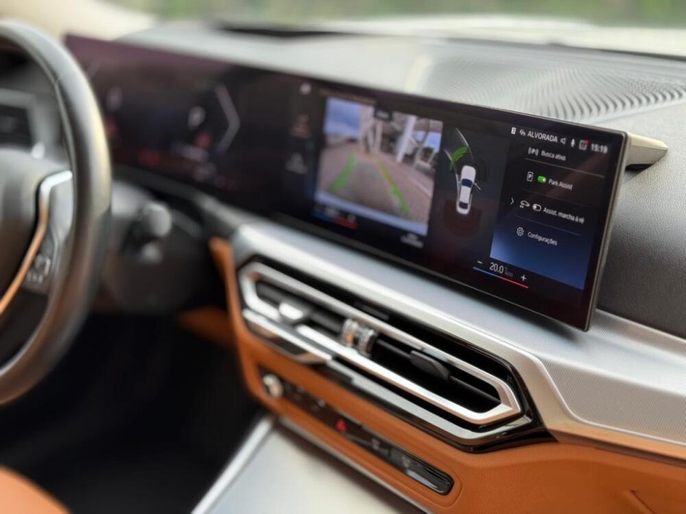 BMW 320i