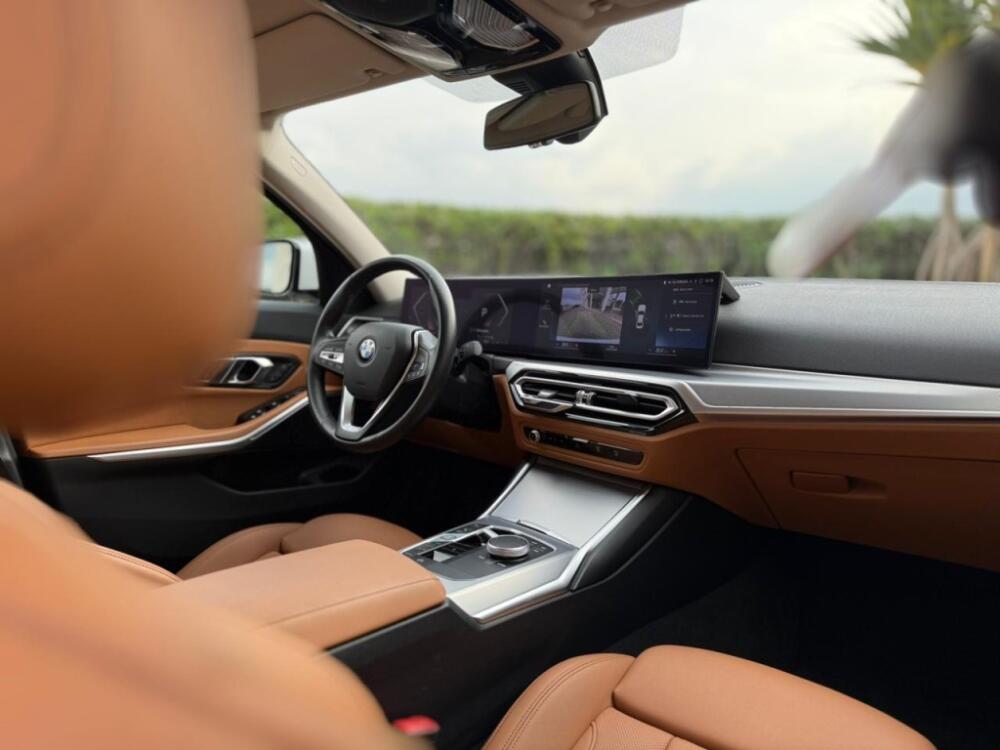 BMW 320i
