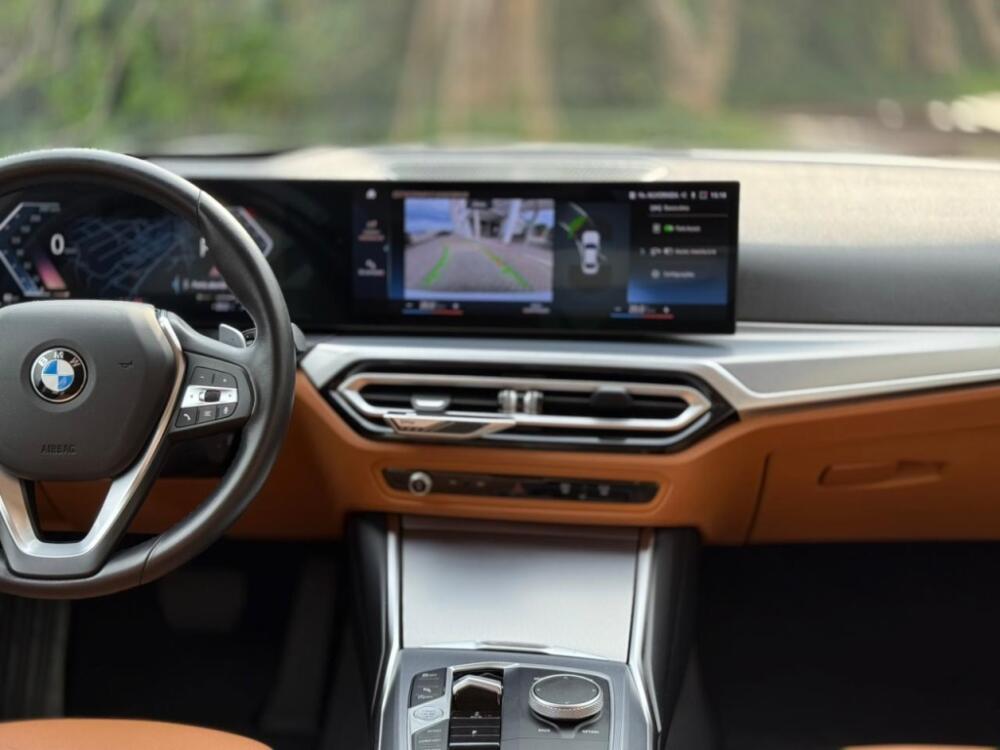 BMW 320i