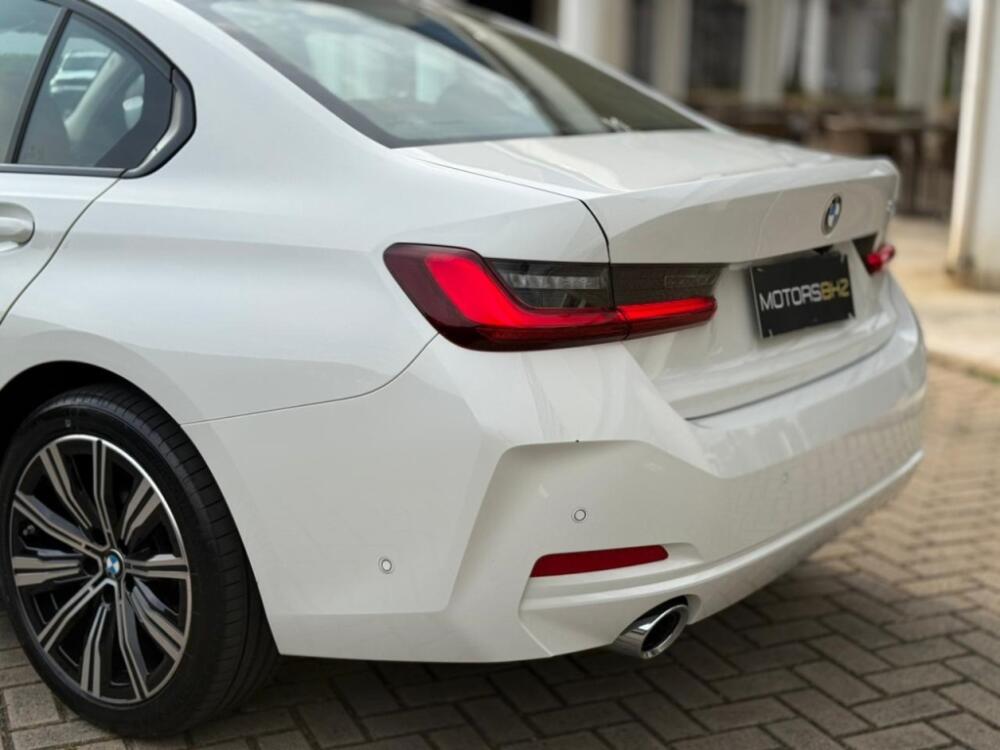 BMW 320i