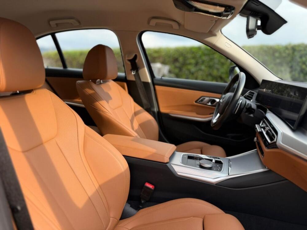 BMW 320i