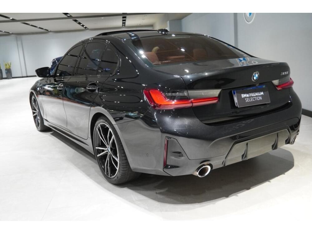 BMW 320i
