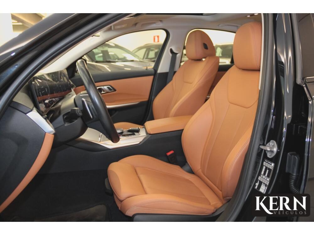 BMW 320i